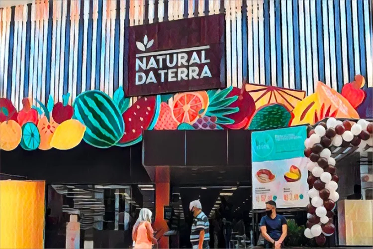 Hortifruti Natural da Terra: campanha criada pela L-founders of loyalty, com selinhos que resultam em doação de alimentos a Gerando Falcões, começa hoje (Natural da Terra/Facebook/Reprodução)