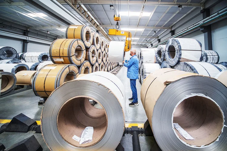 Bobinas de aço em fábrica no Rio Grande do Sul (Leandro Fonseca/Exame)