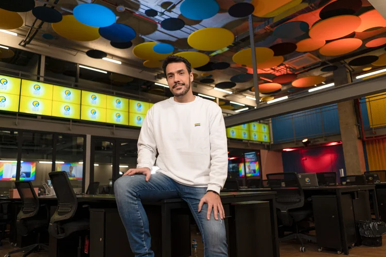 Rafael Dias, do canal "Programa de um Cara Só": "As pessoas falam pra mim que somos a MTV da internet, ou uma TV diferente. E somos mesmo. Assim como as pessoas sabem o que encontrar no Multishow e no GNT, elas sabem o que vão encontrar nos nossos canais" (Divulgação/Divulgação)