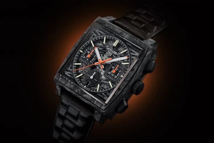 Tag Heuer Only Watch Carbon Monaco: peça única foi arrematada por 1,7 milhão de reais em leilão na Suíça (Reprodução/Divulgação)