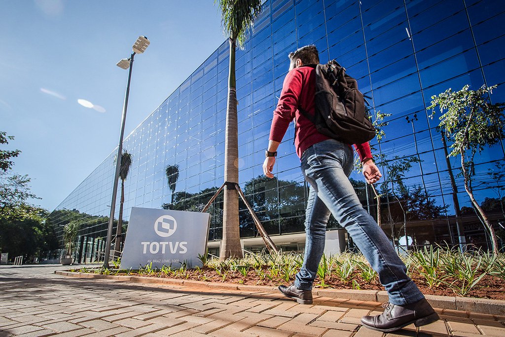 Totvs (TOTS3) paga R$ 126 milhões em JCP hoje; saiba se você tem direito