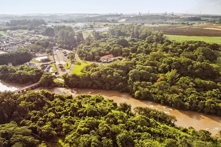 Conjunto industrial da Rhodia, em São Paulo: menor pegada de carbono possível (dji camera/Divulgação)