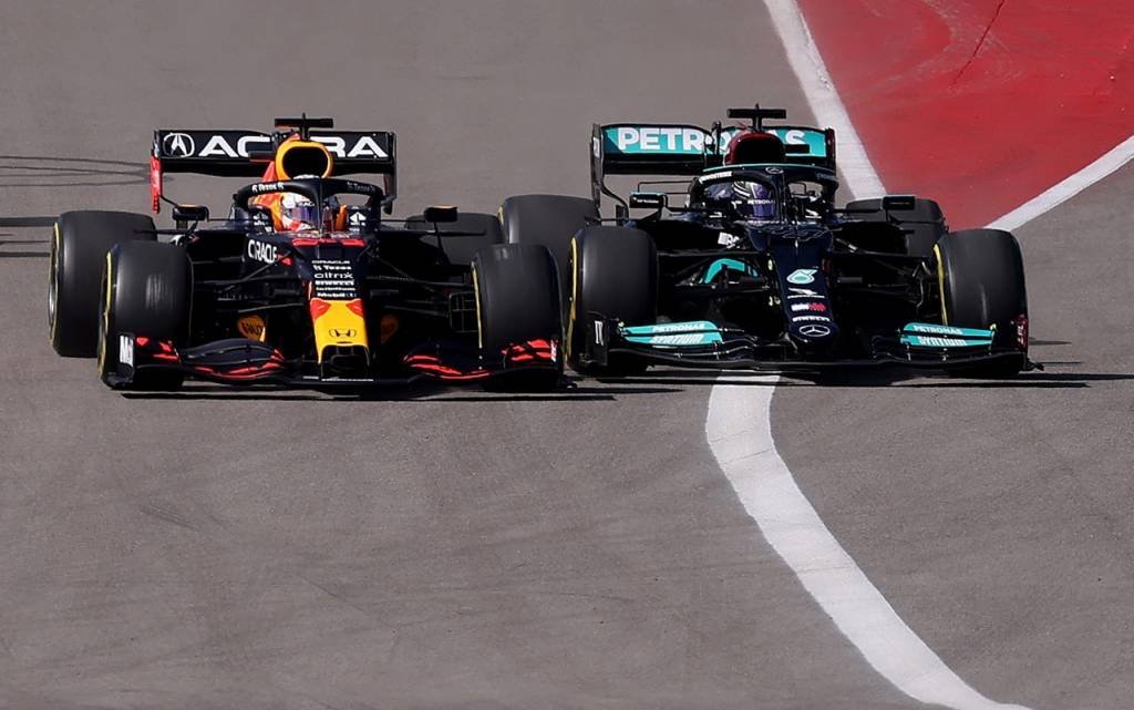Verstappen não teme ameaça da Covid à F1, mas Hamilton se preocupa