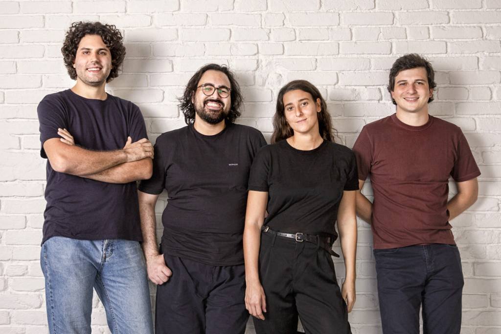 Thiago Achatz, Mateus Craveiro, Sophie Secaf e João Pedro Thompson, fundadores da Z1: banco dos jovens capta R$ 55 milhões (Z1/Divulgação)