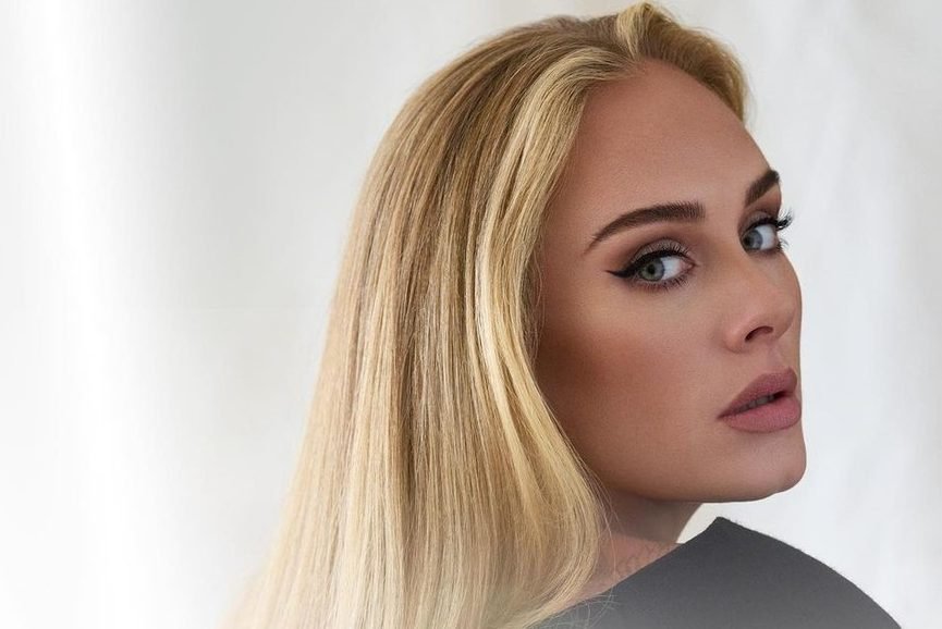 Adele lança novo álbum "30"; ouça