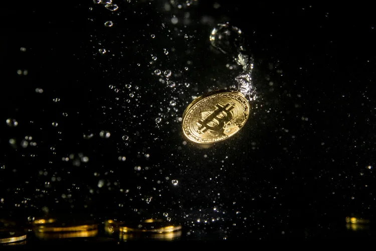 Bitcoin caiu mais de 25% esta semana (Dan Kitwood/Getty Images)