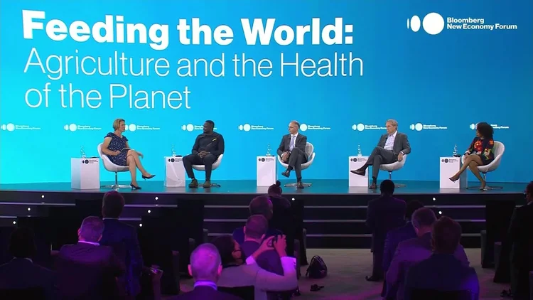 Painel “Feeding the World: Agriculture and the Health of the Planet”: soluções potenciais para um desafio mundial (Bloomberg/Reprodução)