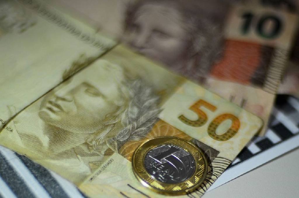 Analistas apostam que a disparada da inflação pode levar o BC a subir juros por mais tempo (Marcello Casal Jr/Agência Brasil)