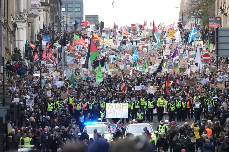 COP26, em Glasgow: Milhares de jovens pedem urgência e justiça nas pautas de mudanças climáticas (Christopher Furlong/Getty Images)