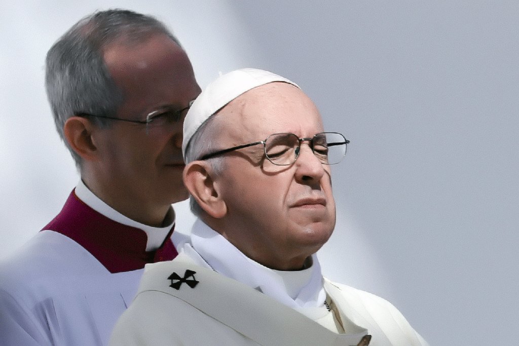 Papa Francisco passa por terapia respiratória e tem boa