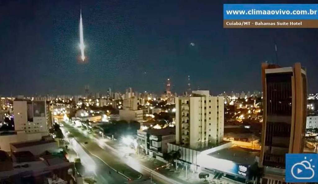 Brasil registra uma das passagens mais longas de meteoro no céu do país