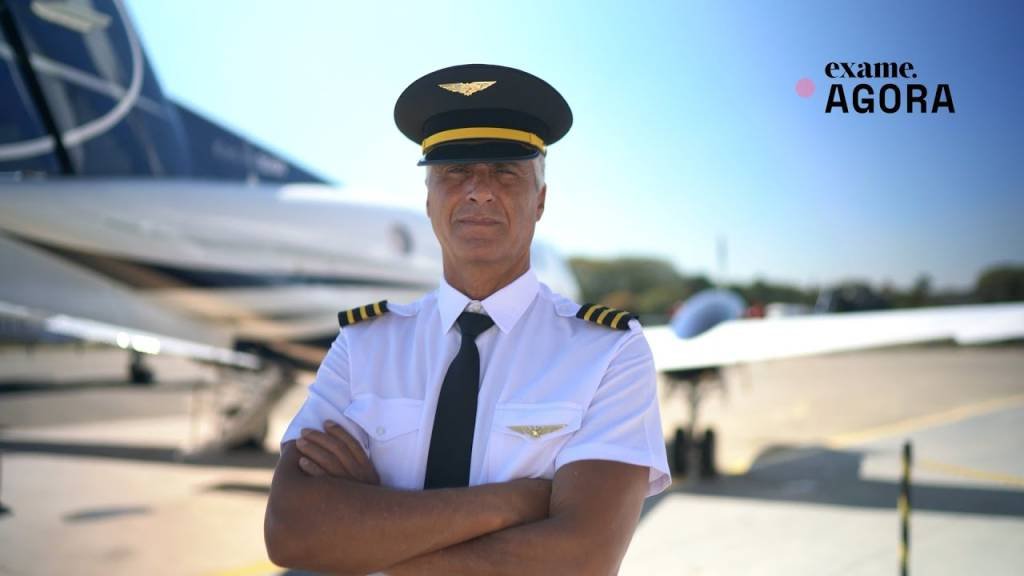 Pilotos e comissários de companhias aéreas anunciam greve | EXAME AGORA