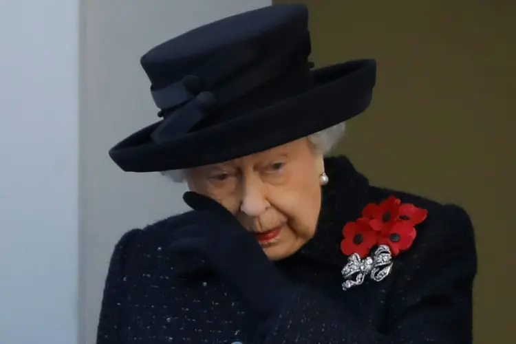 Rainha Elizabeth II foi aconselhada nas últimas semanas por médicos a repousar (AFP/AFP)