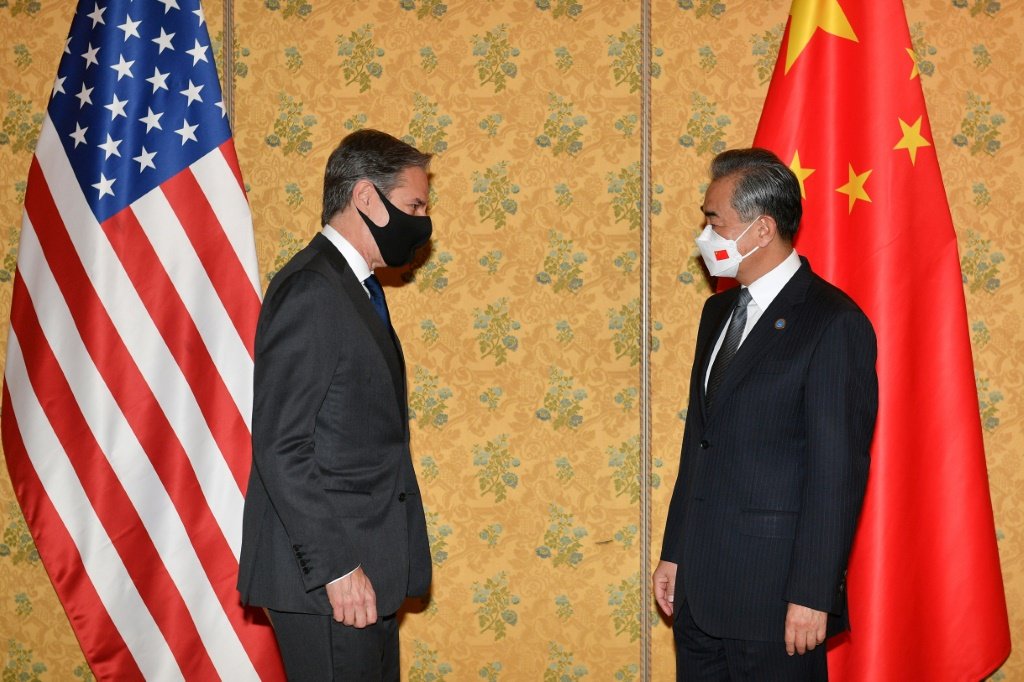 EUA e China trocam advertências na véspera da reunião Biden-Xi