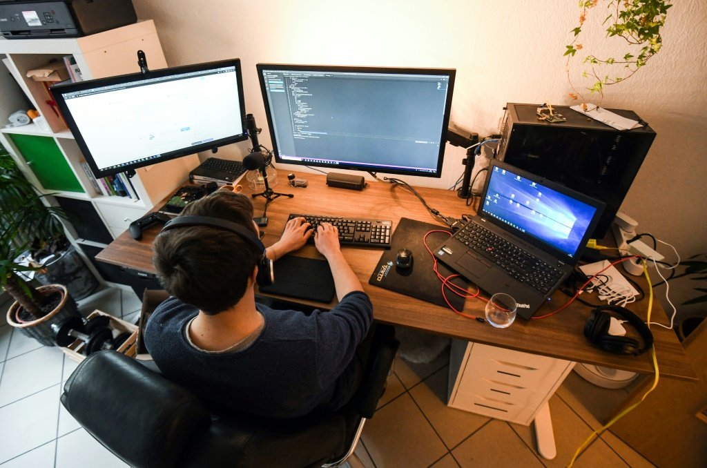 Alemanha cogita retorno ao teletrabalho diante de nova onda de covid