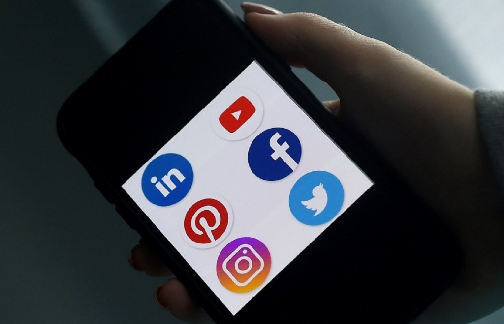 Redes sociais: YouTube, Facebook, Linkedin, Instagram, Pinterest e Twitter