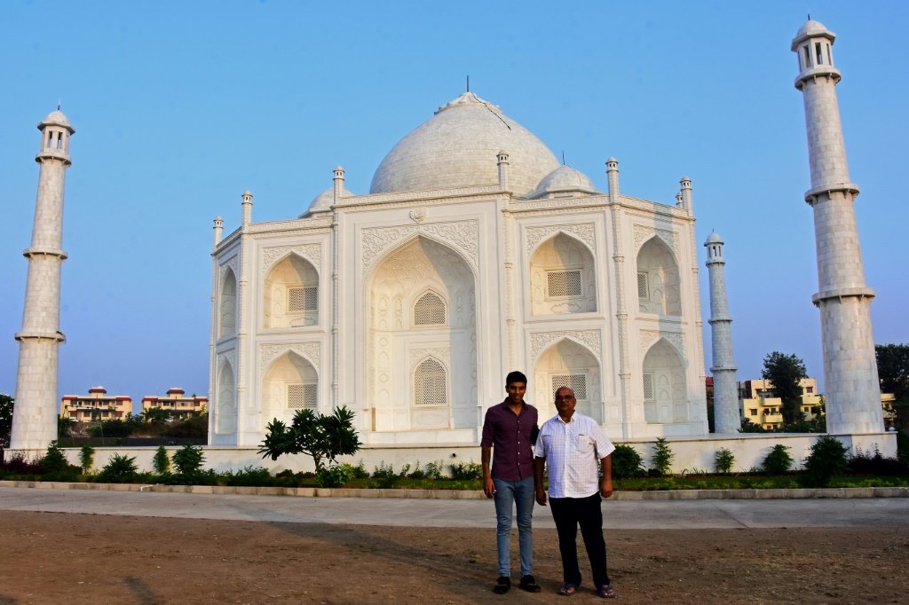 Indiano constrói cópia do Taj Mahal como prova de amor por sua esposa