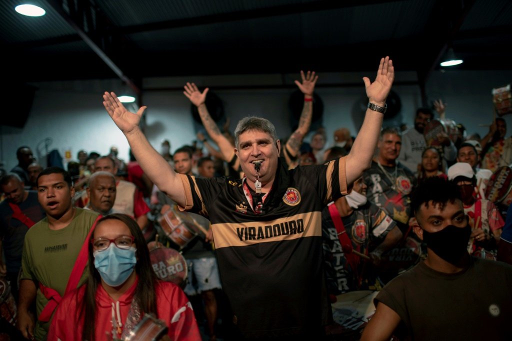 Brasileiros sonham com 'o maior carnaval em um século'