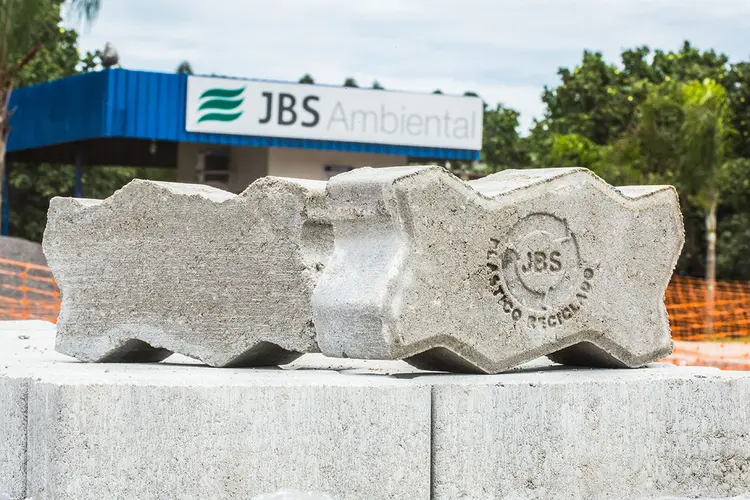 JBS Ambiental, no interior de São Paulo, onde foi aplicado o Piso Verde – criado da reciclagem de resíduos que eram destinados a aterros (JBS/Divulgação)