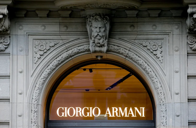 Logo da Giorgio Armani em Zurique, Suíça. (Arnd Wiegmann/Reuters)