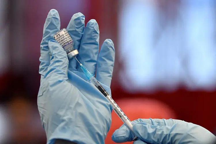 Vacina contra coronavírus. (Clodagh Kilcoyne/Reuters)