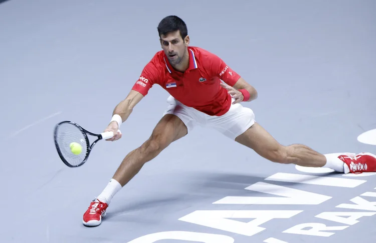 Novak Djokovic durante partida da Copa Davis em Innsbruck, na Áustria. (Leonhard Foeger/Reuters)