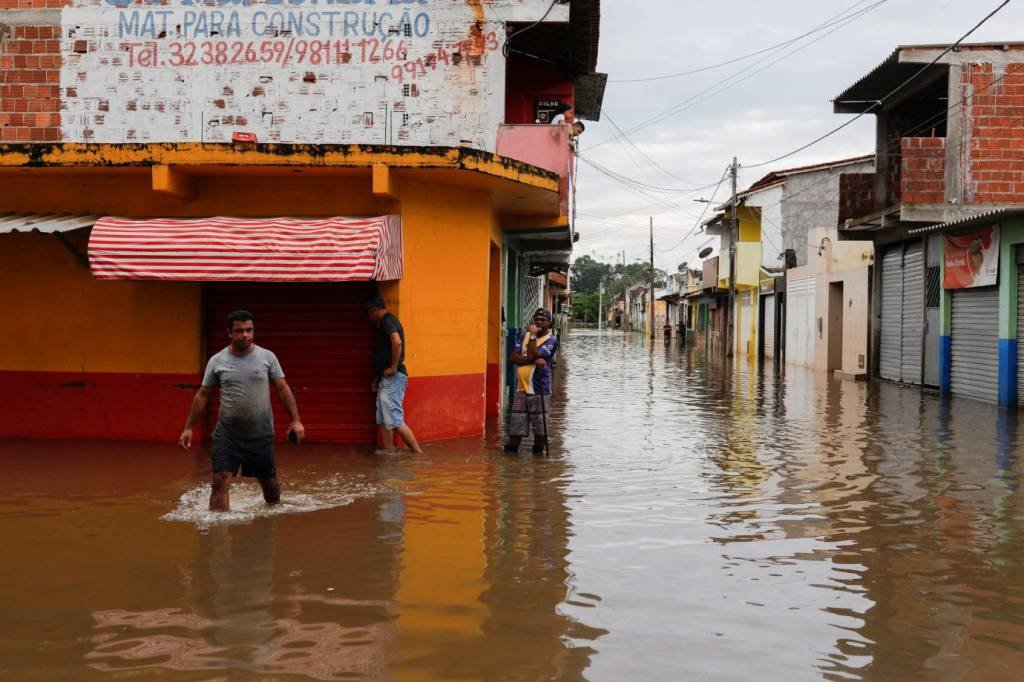 Inmet alerta para grande risco de alagamentos e deslizamentos na Bahia; veja previsão