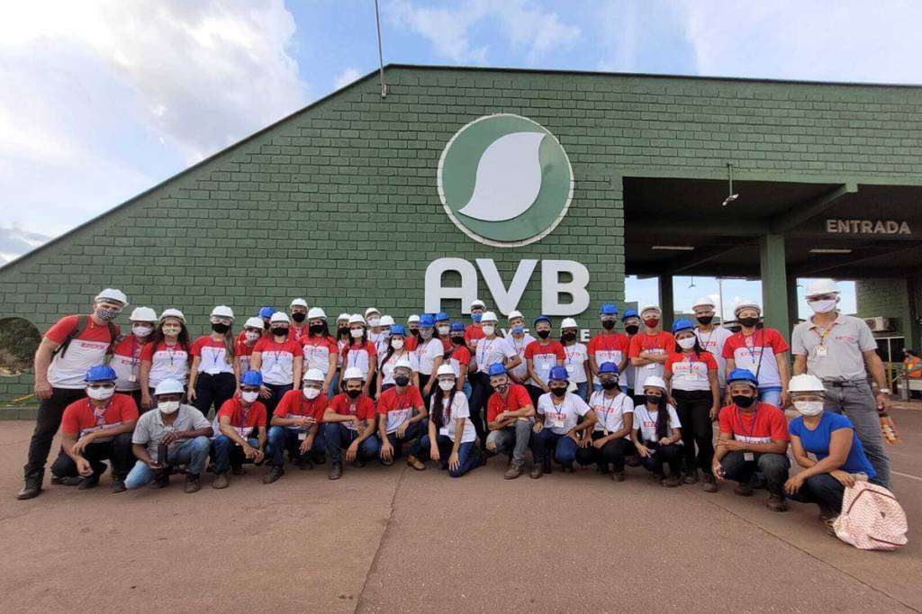 AVB investe em capacitação profissional e desenvolvimento da comunidade