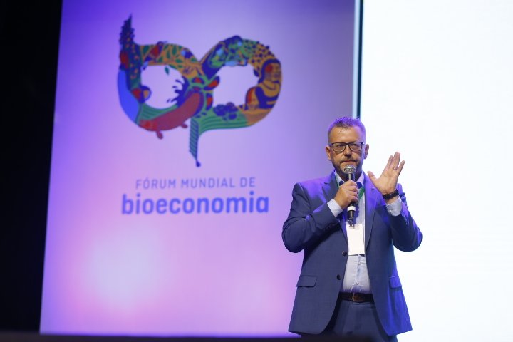 O finlandês Jukka Kantola, fundador do Fórum Mundial de Bioeconomia, durate o evento no Pará (Fórum Mundial de Bioeconomia/Divulgação)
