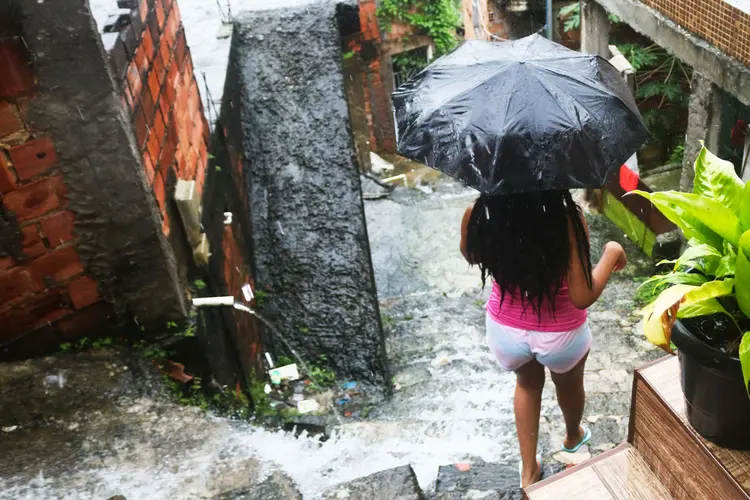 Chuvas intensas castigam a Bahia com ventos fortes e temporal em diversos municípios e na capital, Salvador, (BA).  (MAURO AKIIN NASSOR/FOTOARENA/Estadão Conteúdo)