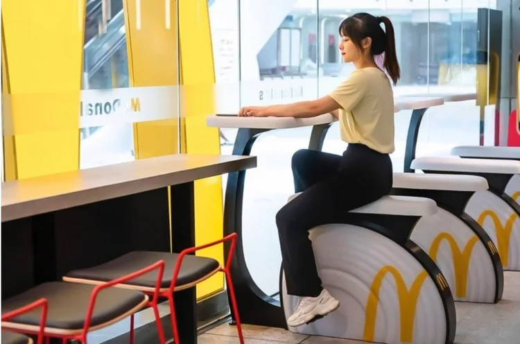 Bicicletas: solução para problema ou futuro "enfeite" para as lojas? (McDonald's/Divulgação)