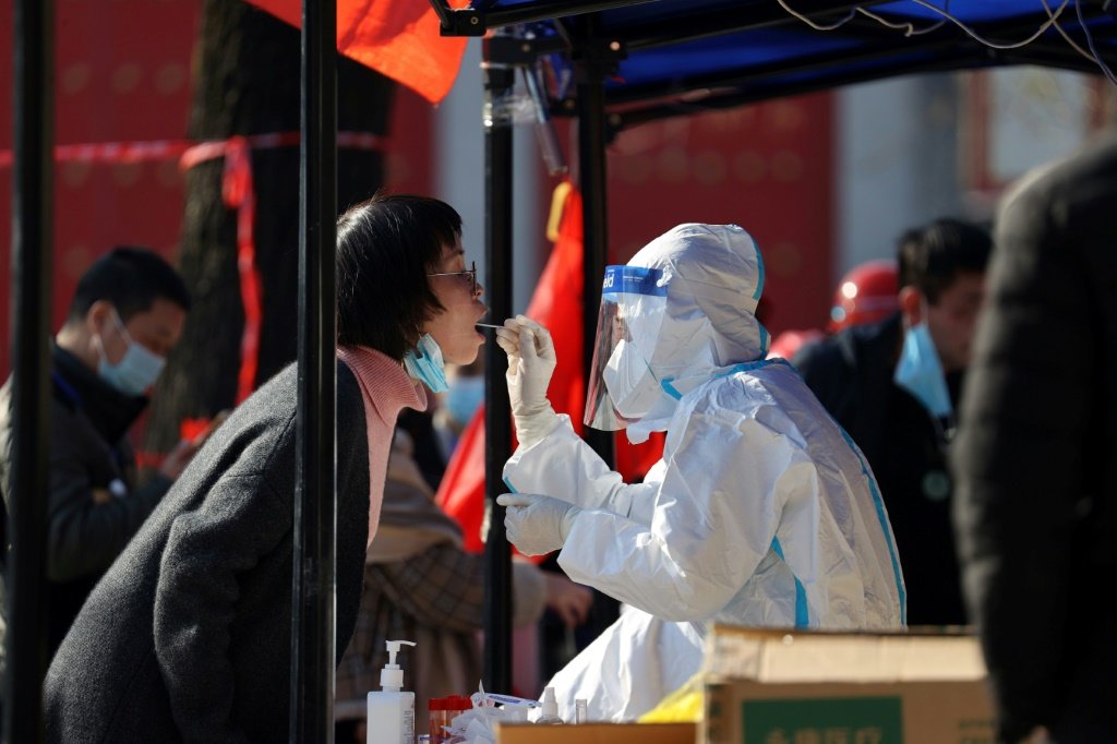 Teste de covid-19 em cidade chinesa (AFP/AFP)