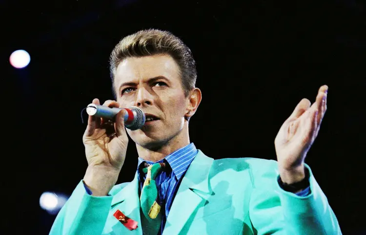 David Bowie durante show no Estádio de Wembley, em Londres. (Dylan Martinez/Reuters)