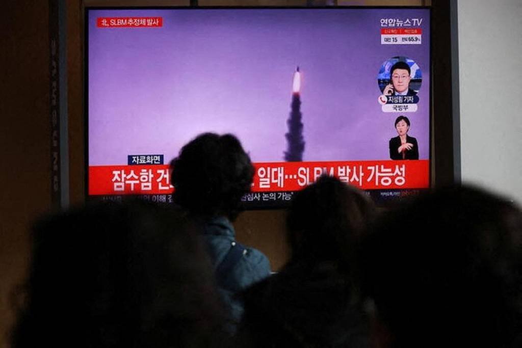 Coreia do Norte lança míssil balístico no primeiro teste em 2 meses