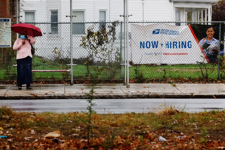 EUA: os dados de novembro foram revisados para baixo para mostrar 505 mil vagas criadas, em vez das 534 mil inicialmente relatadas (Brian Snyder/Reuters)