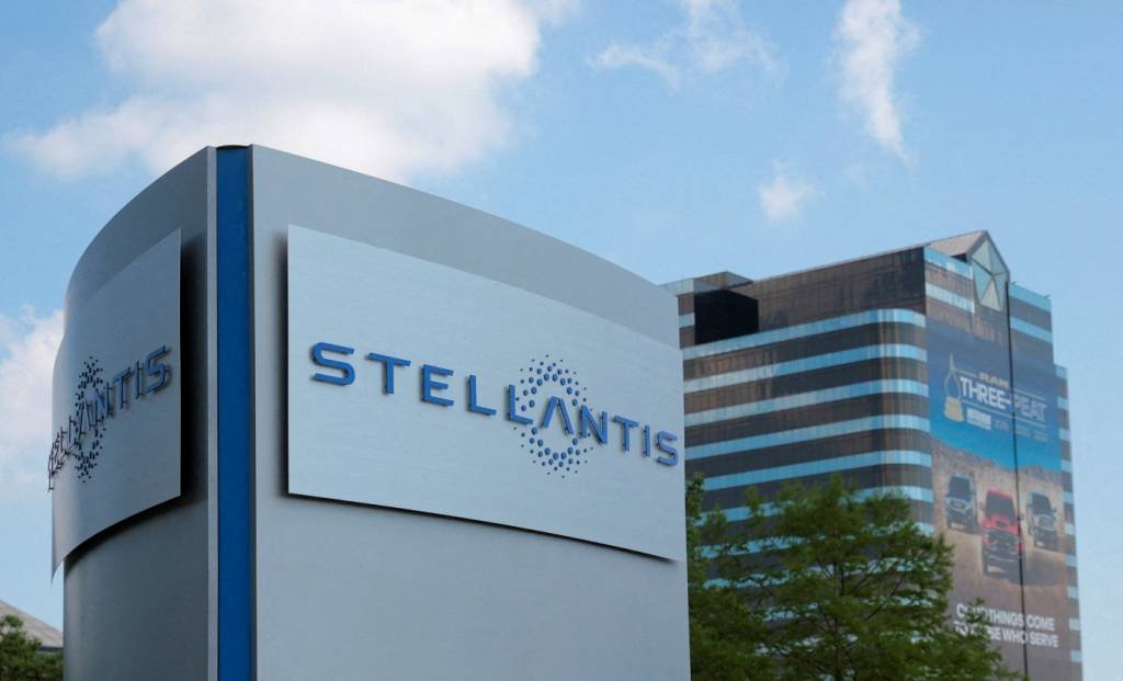 Stellantis registra lucro recorde de US$ 17,9 bilhões em 2022