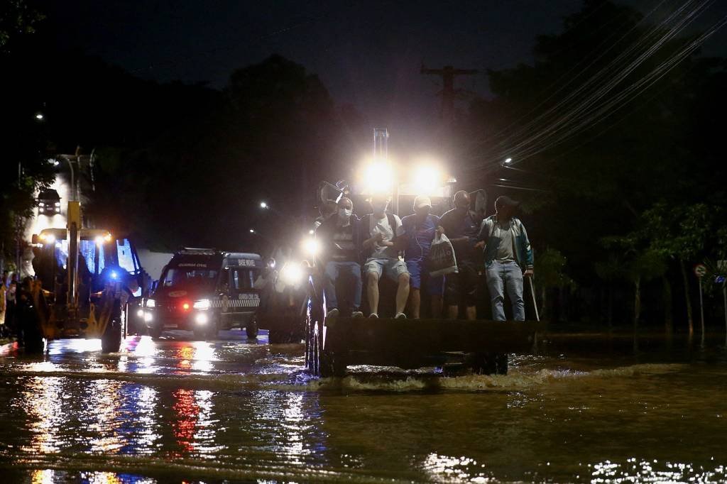 Chuvas em São Paulo deixam 21 mortos e dezenas de desabrigados