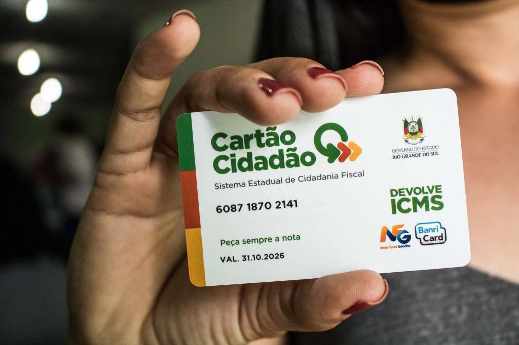 Cartão Devolve ICMS, do governo estadual do Rio Grande do Sul: O programa retorna às famílias que estão no CAD Único, os valores pagos em impostos na cesta básica e desponta no cenário nacional como uma revolução, colocando o Rio Grande do Sul em rota diferenciada da maioria das administrações estaduais do país (Michel Corvello/Divulgação)