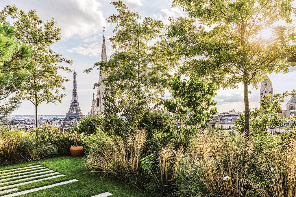 A vista da cobertura do hotel recém-inaugurado: localização privilegiada perto da Avenida Champs Élysées (Thomas Babeau/Divulgação)