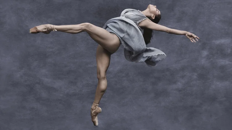 A dançarina Misty Copeland no calendário Pirelli de 2019 fotografada por Albert Watson: obra de arte (Pirelli/Divulgação)