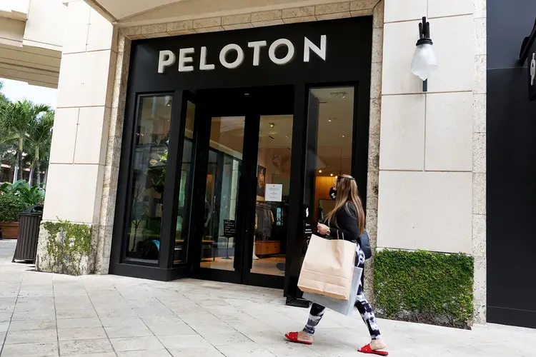 Peloton teve uma receita acima do esperado por Wall Street, mas as projeções preocupam a companhia. (Joe Raedle/Getty Images)