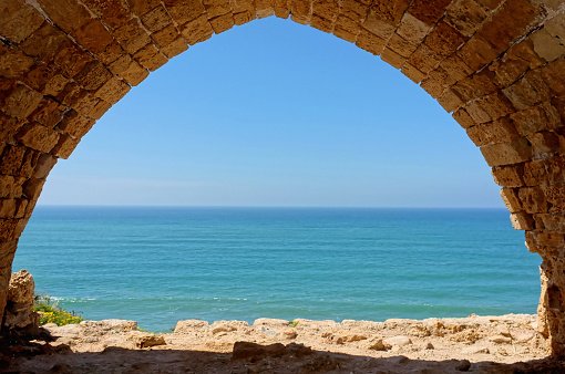 Vista do Mediterrâneo a partir de castelo dos cavaleiros templários: Israel recebe visitantes para escavações (Getty Images/Getty Images)