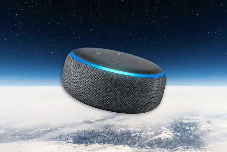 Echo Dot, o dispositivo da Alexa; assistente de voz da Amazon irá ao espaço (EXAME/Reprodução)