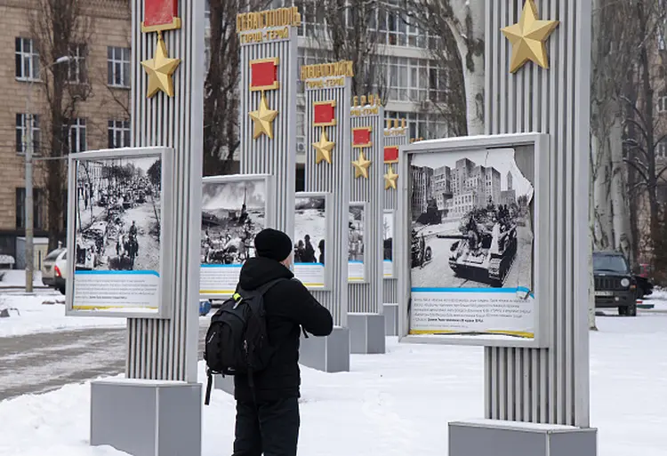 Exposição sobre a 2ª Guerra Mundial em Kiev, na Ucrânia: Europa discute saída diplomática para crise com a Rússia (Sean Gallup/Getty Images)