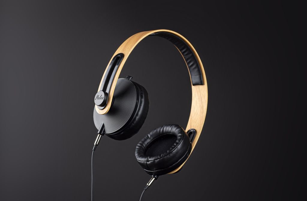 Fones de ouvido da Kuba Áudio: empresa compete com JBL com produtos mais baratos e "atualizáveis" (Kuba Audio/Divulgação)