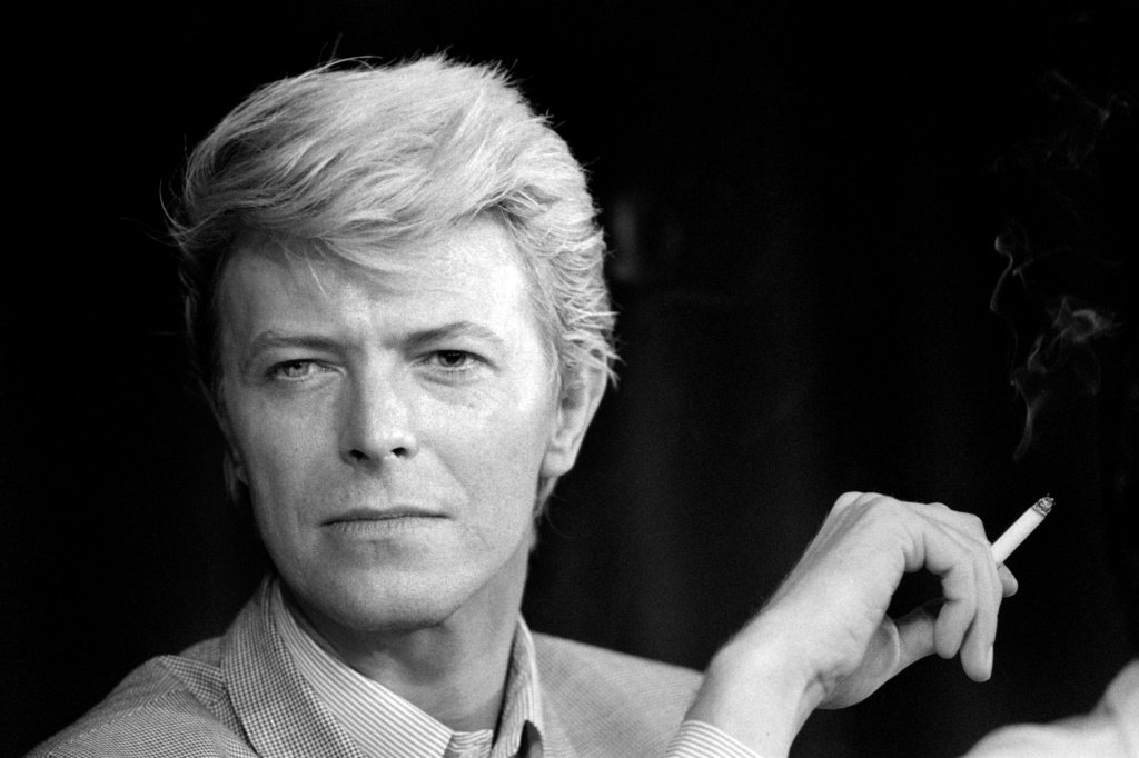 Direitos das canções de David Bowie são vendidos para a Warner