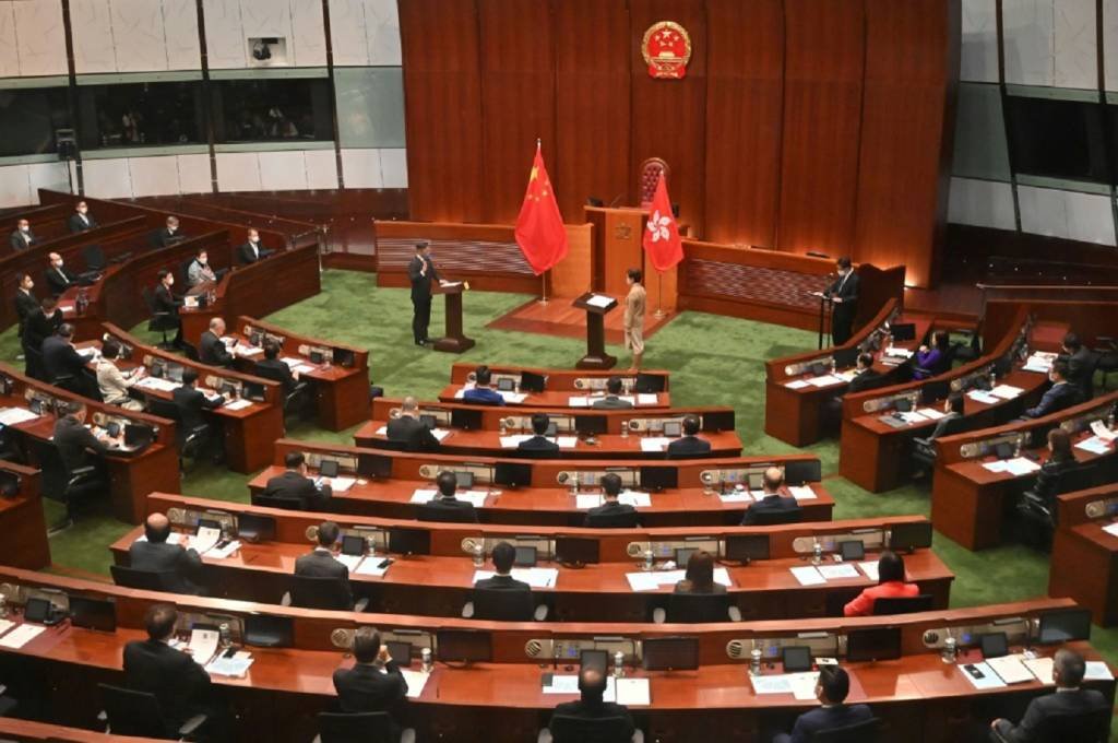 Novo Legislativo 'apenas para patriotas' toma posse em Hong Kong