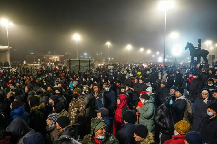 Manifestação em Almaty, no Cazaquistão, em 5 de janeiro de 2021

 (AFP/AFP)