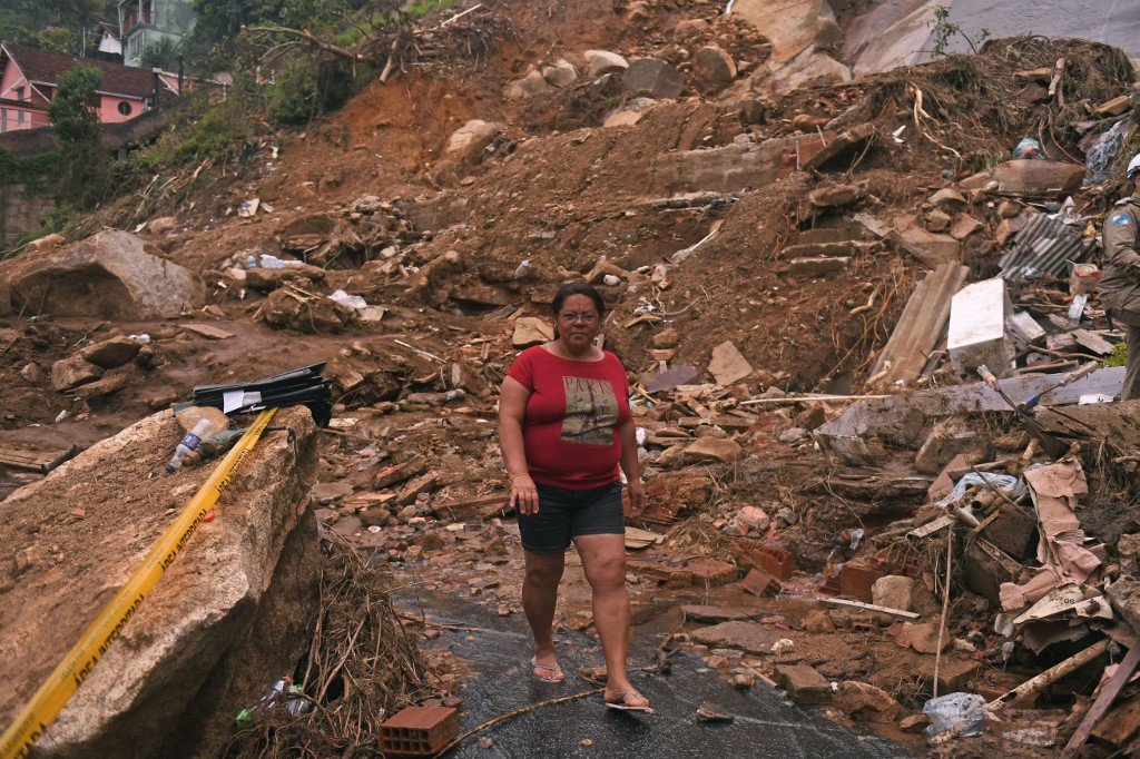 Novo temporal deixa ao menos cinco mortos em Petrópolis