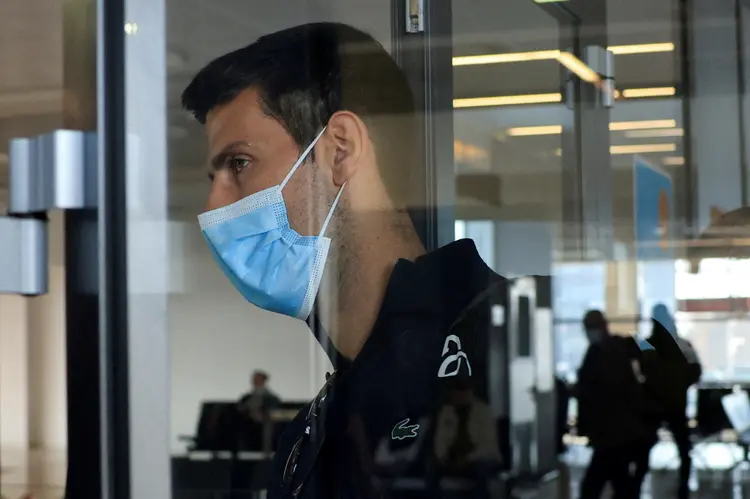 Novak Djokovic chega a Belgrado depois de ter visto de entrada na Austrália cancelado (Christopher Pike/Reuters)